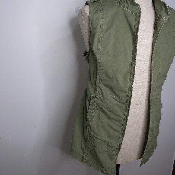CAbi Womens Vest Green Army Cargo Utility Elastic Back Pockets Safari  Small - Picture 3 of 7